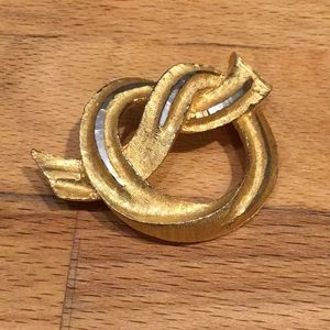 Twisted Pretzel Brooch